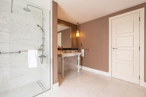 Classic Room Near Banan Beach By Luxury Bookings 11 Luxury Bookings