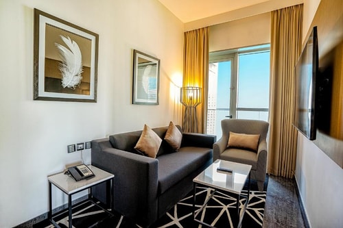 Deluxe Room Near Safeer Tower By Luxury Bookings 9 Luxury Bookings