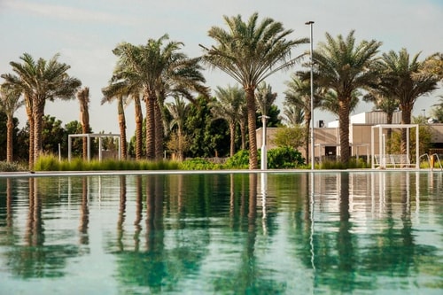 Executive Suite Near Khor Al Maqta Park 9 Luxury Bookings
