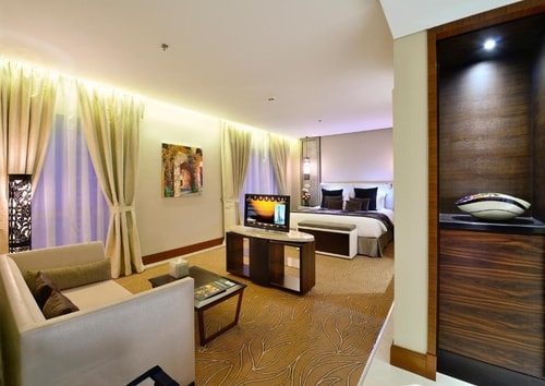 Executive Suite Near The Museum of the Future 2 Luxury Bookings