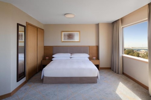 Three Bedroom Apartment Near Gold Souk 1 Luxury Bookings