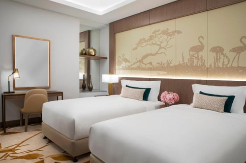 One Bedroom Suite near by spring green supermarket 16 Luxury Bookings