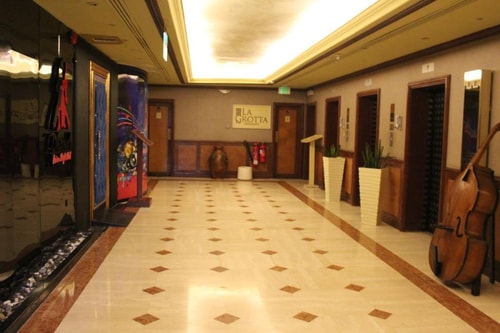 Deluxe King Room near Habib Bank Baniyas 19 Luxury Bookings