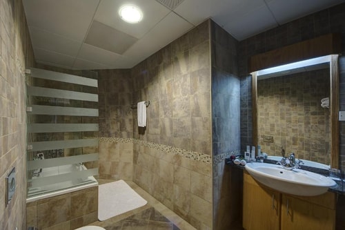 Two Bedroom Apartment Near Pak Darbar Restaurant 7 Luxury Bookings