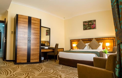 Three Bedroom Apartment Near Al Majaaz Splash Park 15 Luxury Bookings