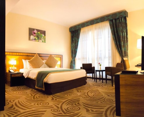 Three Bedroom Apartment Near Al Majaaz Splash Park 17 Luxury Bookings