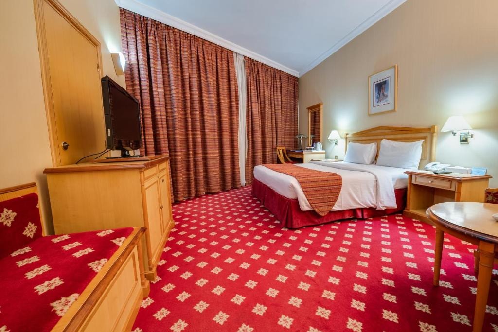 Standard Room Near LULU Express Luxury Bookings