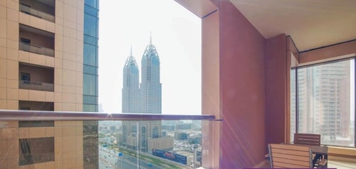 1 Bedroom Apartment Sky Line Near Metro Station 4 Luxury Bookings