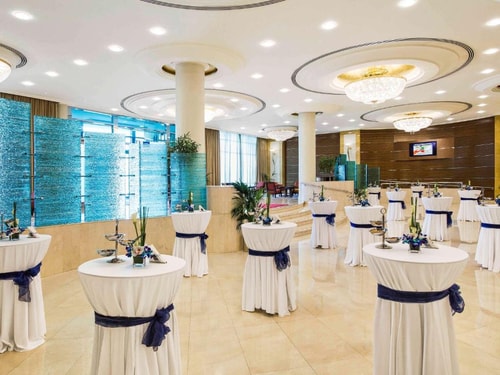 Three Bedroom Apartment Near Al Murooj Complex 27 Luxury Bookings