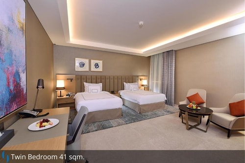 Brand New Executive Suite Near Mashreq Metro 18 Luxury Bookings