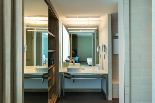 King Room Near Anantara Palm Jumeirah Resort 23 Luxury Bookings