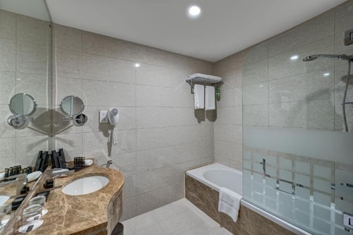 Two Bedroom Apartment Near Damac Cresent Towers A 8 Luxury Bookings