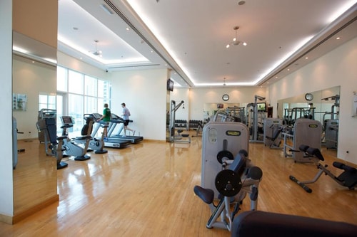 Three Bedroom Apartment near Mina Seyahi Beach 20 Luxury Bookings