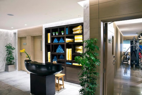 Executive Suite Near Adcb Metro By Luxury Bookings 12 Luxury Bookings