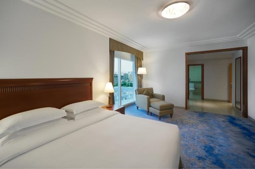Four Bedroom Apartment Near fashion Club 17 Luxury Bookings