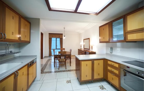 Four Bedroom Apartment Near fashion Club 18 Luxury Bookings
