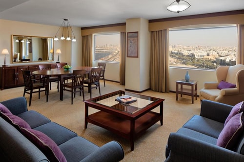 2 Bedroom Apartment Near Gold Souk Metro Station 10 Luxury Bookings