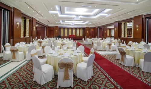 Deluxe Room Near Workshop Café By Luxury Bookings 11 Luxury Bookings
