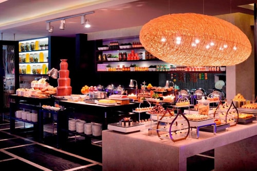Deluxe King Or Twin Room Near Rotana Jaddaf 10 Luxury Bookings