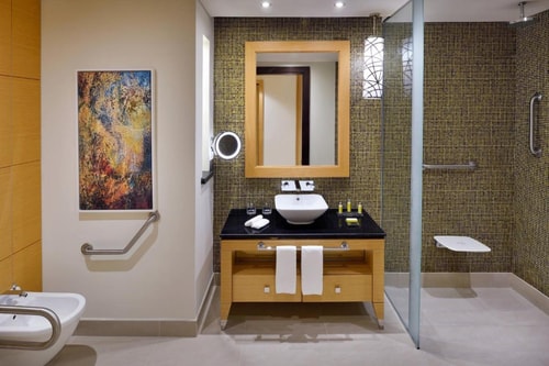 Deluxe King Or Twin Room Near Rotana Jaddaf 3 Luxury Bookings