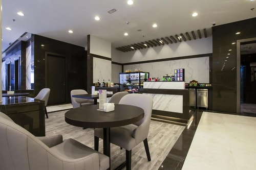 Studio Apartment In Al Qusais By Luxury Booking 03 12 Luxury Bookings