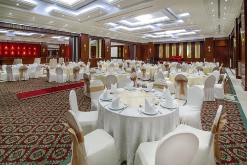 Superior Room Near Workshop Café 13 Luxury Bookings