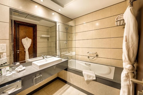 One Bedroom Suite Near Deira City Centre Metro Ab 9 Luxury Bookings