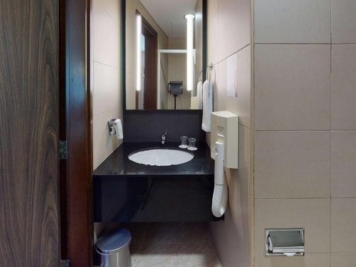 Standard Room Near Mashreq Metro Station Ag 9 Luxury Bookings