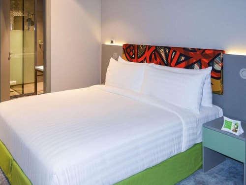Standard King or Twin Near Persian Kebab Jumeirah 1 Luxury Bookings