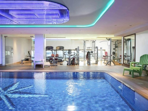 Standard King or Twin Near Persian Kebab Jumeirah 6 Luxury Bookings