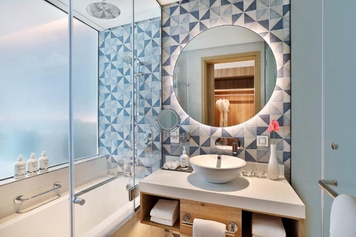 Premium Room Near Nakheel Mall Palm Jumeirah 4 Luxury Bookings