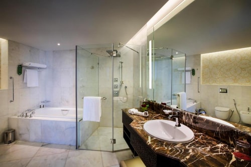 Deluxe Room Near Stop & Pick Hypermarket 4 Luxury Bookings