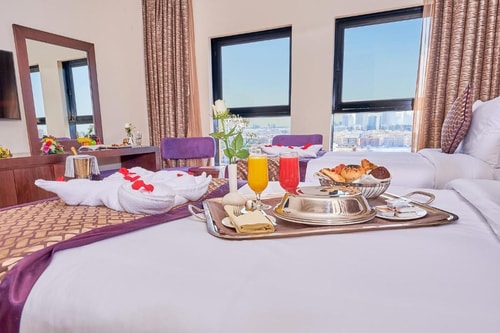 1 Bedroom Apartment Near Baniyas Metro Station 4 Luxury Bookings