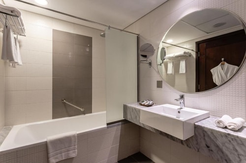 Executive Suite Near To Burj Khalifa Metro Dubai 7 Luxury Bookings