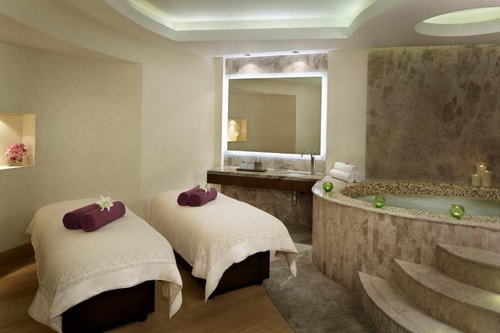 Superior King Or Twin Room Near Old Airport Park 9 Luxury Bookings