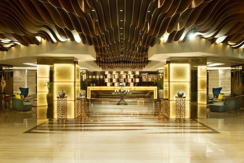 Executive Suite Near Cafe Delices Marasi Drive 8 Luxury Bookings