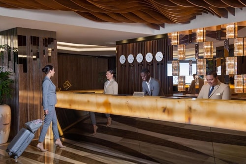 Executive Suite Near Cafe Delices Marasi Drive 11 Luxury Bookings