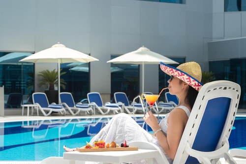 Executive Suite Near Cafe Delices Marasi Drive 17 Luxury Bookings