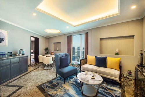 Executive Suite Near Cafe Delices Marasi Drive 4 Luxury Bookings