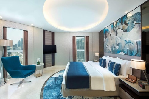 Executive Suite Near Cafe Delices Marasi Drive 1 Luxury Bookings