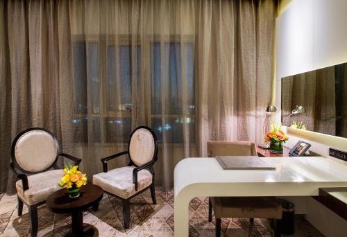 Classic King Room Near Mall Of Emirates Ab 1 Luxury Bookings