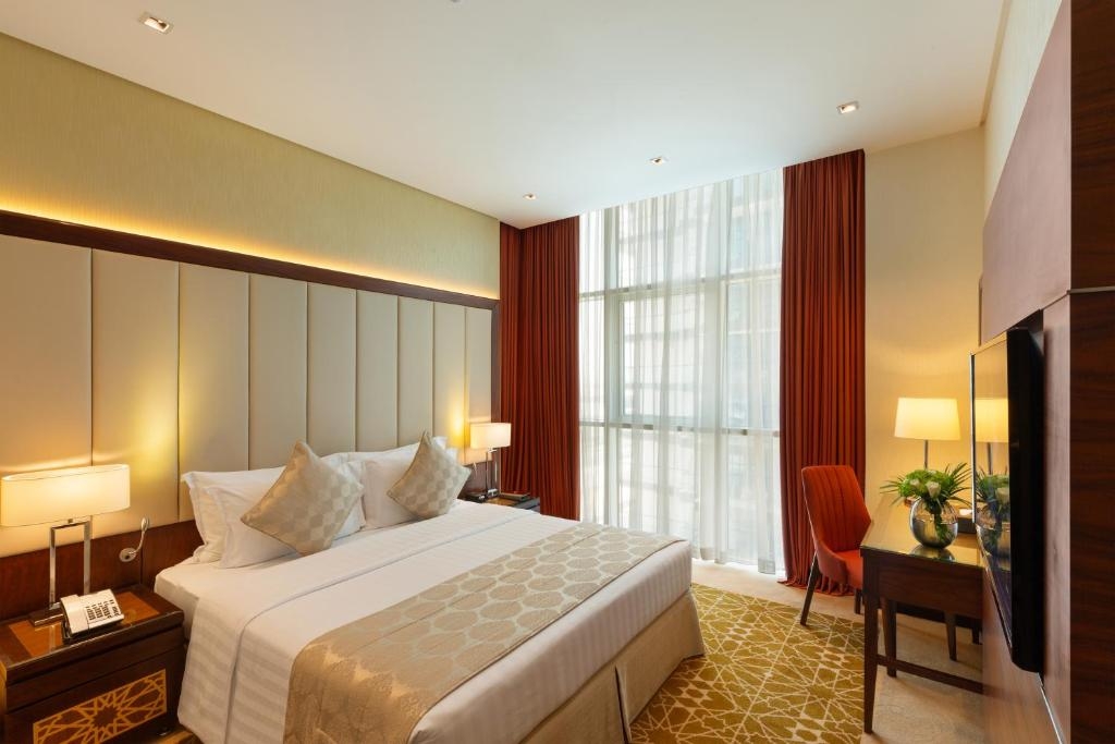 One Bedroom Apartment City View Near Bay Square Luxury Bookings