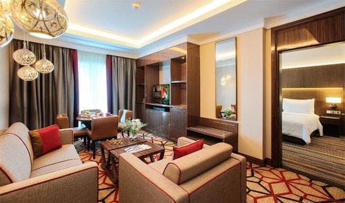 One Bedroom Suite Next To Internet City Metro 4 Luxury Bookings