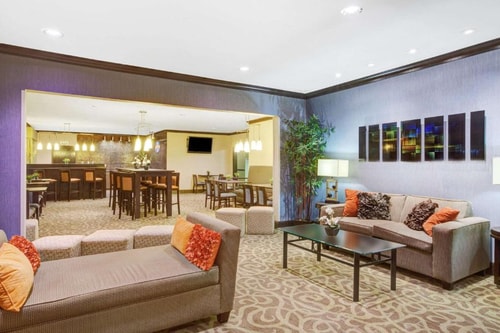King Room Near Barnsco Texas Dallas DAL 5 Luxury Bookings