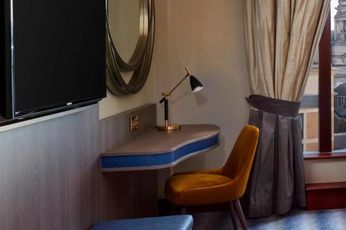 Superior King Room Near Tower Hill Garden LON 2 Luxury Bookings