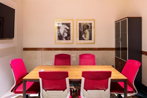 Executive Suite Near Viva Supermarket 20 Luxury Bookings