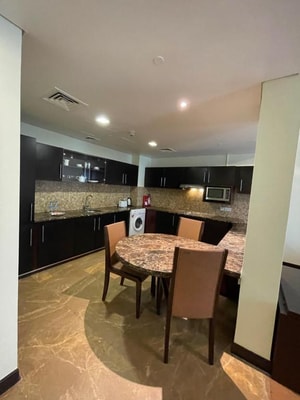 One Bedroom Apartment Near Day To Day 6 Luxury Bookings