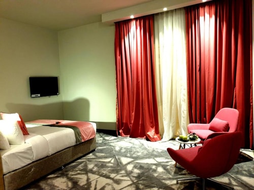 Executive Suite Near Dubai Snooker Club 2 Luxury Bookings