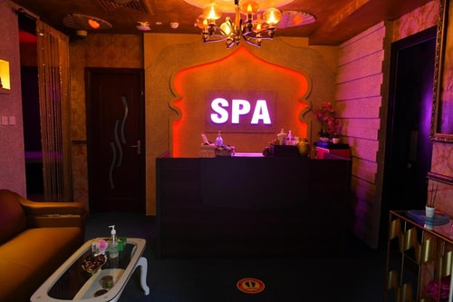 Executive Suite Near Dubai Snooker Club 14 Luxury Bookings