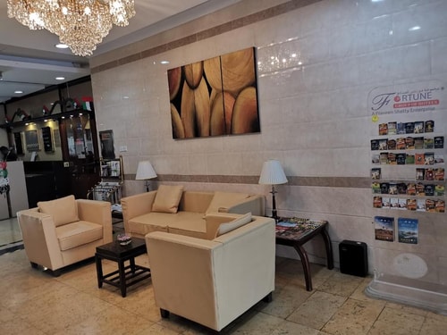 Superior Room Near Nakheel Center Dubai 12 Luxury Bookings